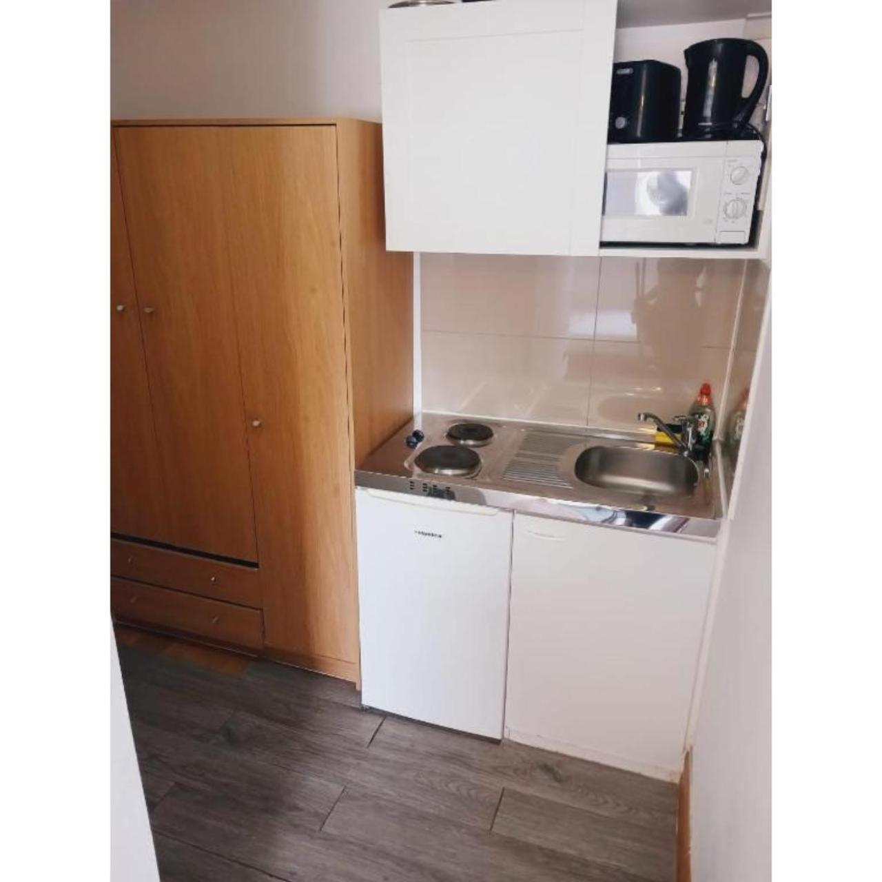 F407-4th Flr For 2 Near Hyde Park Londres
