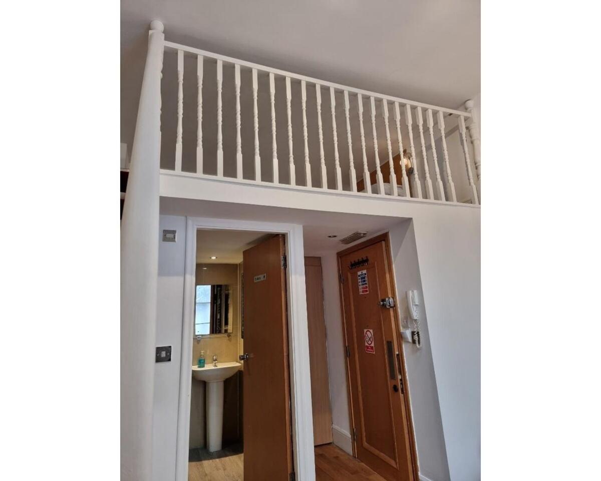 Fg2- Mezzanine Flat Fits 3 Near Hyde Park *