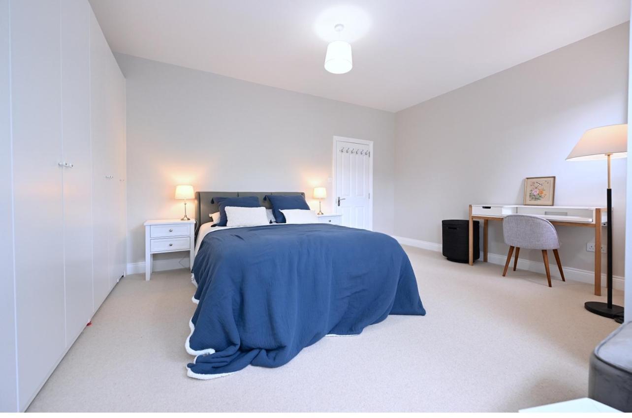 Stylish & Spacious 4 Beds House Сasa de vacaciones Londres