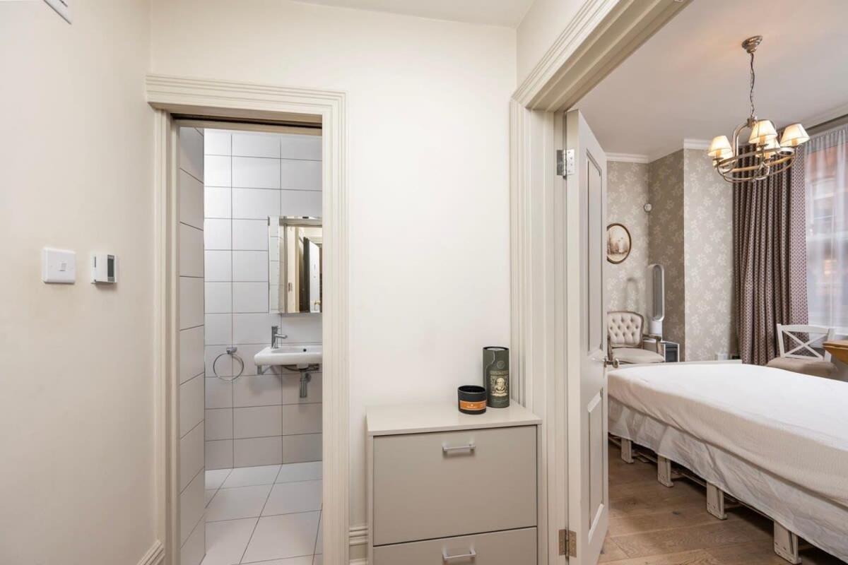 Charming Chelsea Your Cozy Urban Retreat Appartement Londen