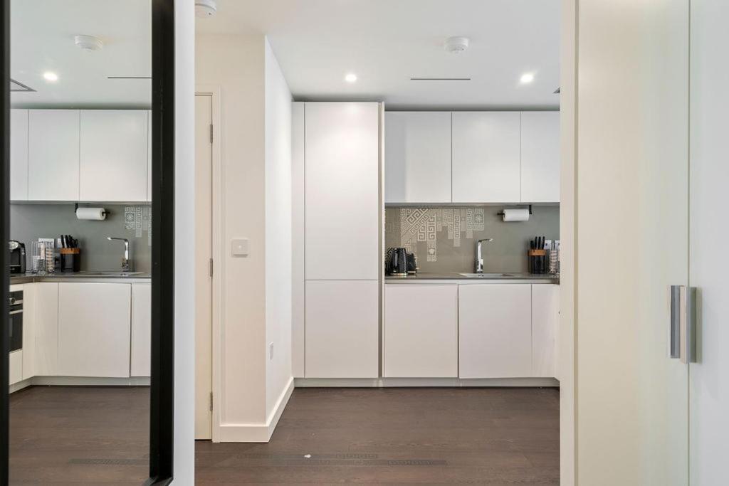 Luxurious 1 Bedroom In *