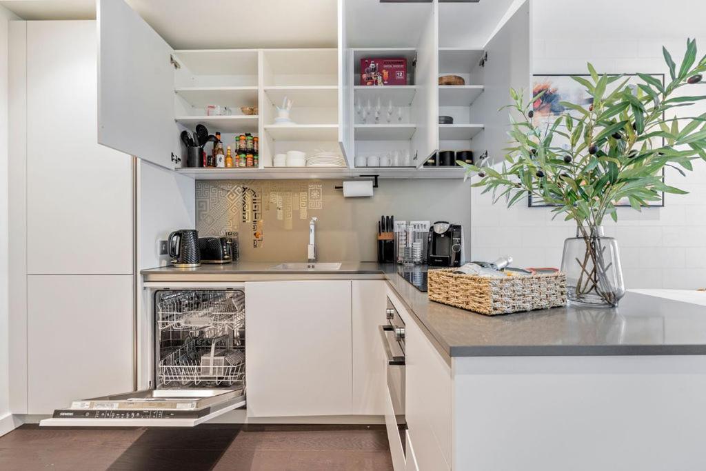 Luxurious 1 Bedroom In Appartement