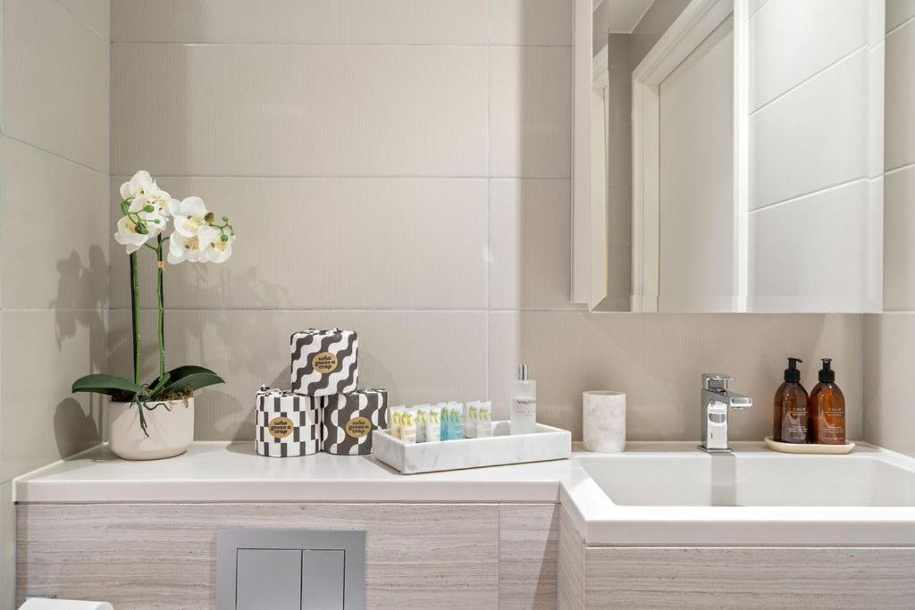 Luxurious 1 Bedroom In