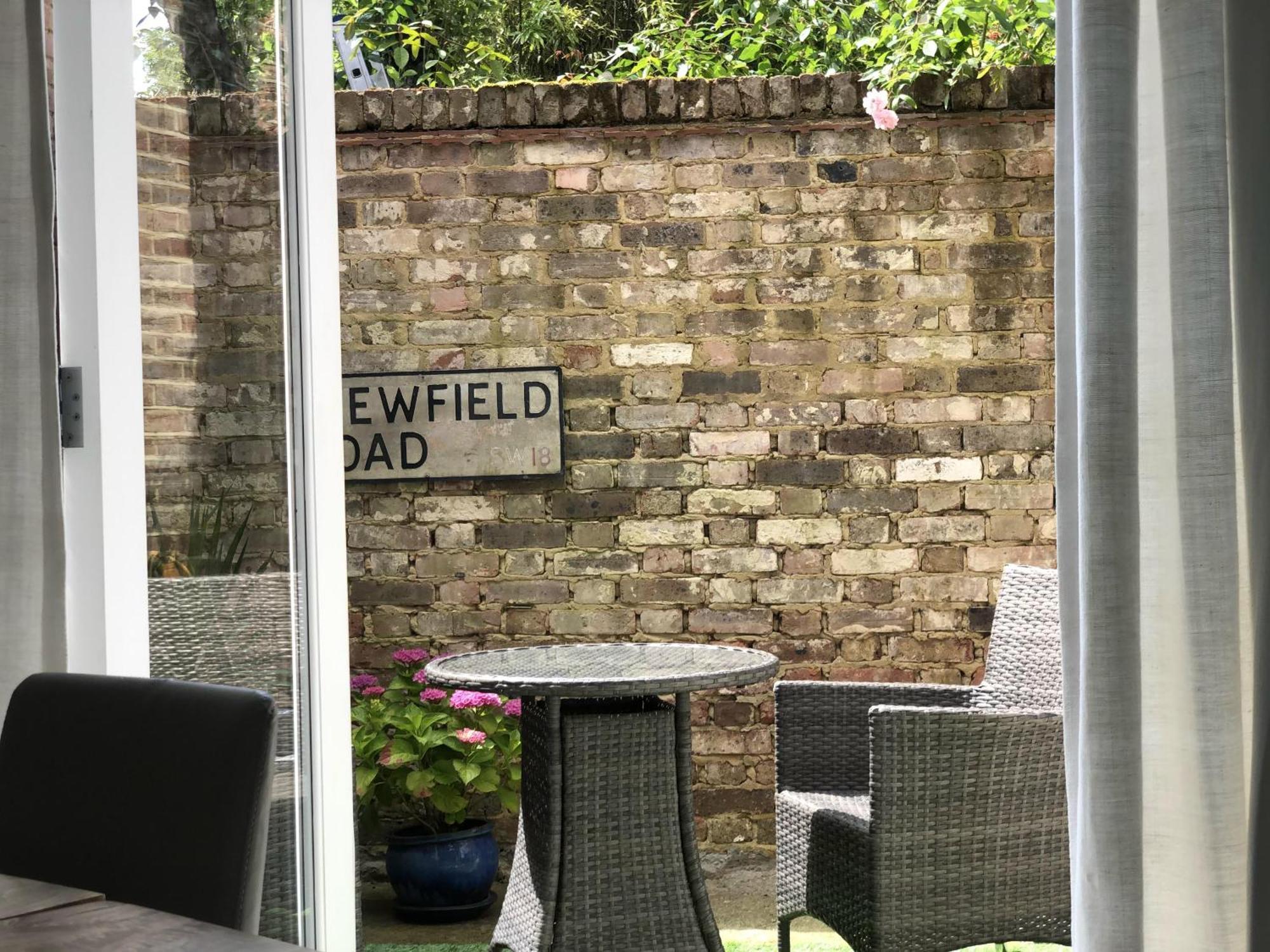London-apartment-sleeps2-privateentrance * Londres