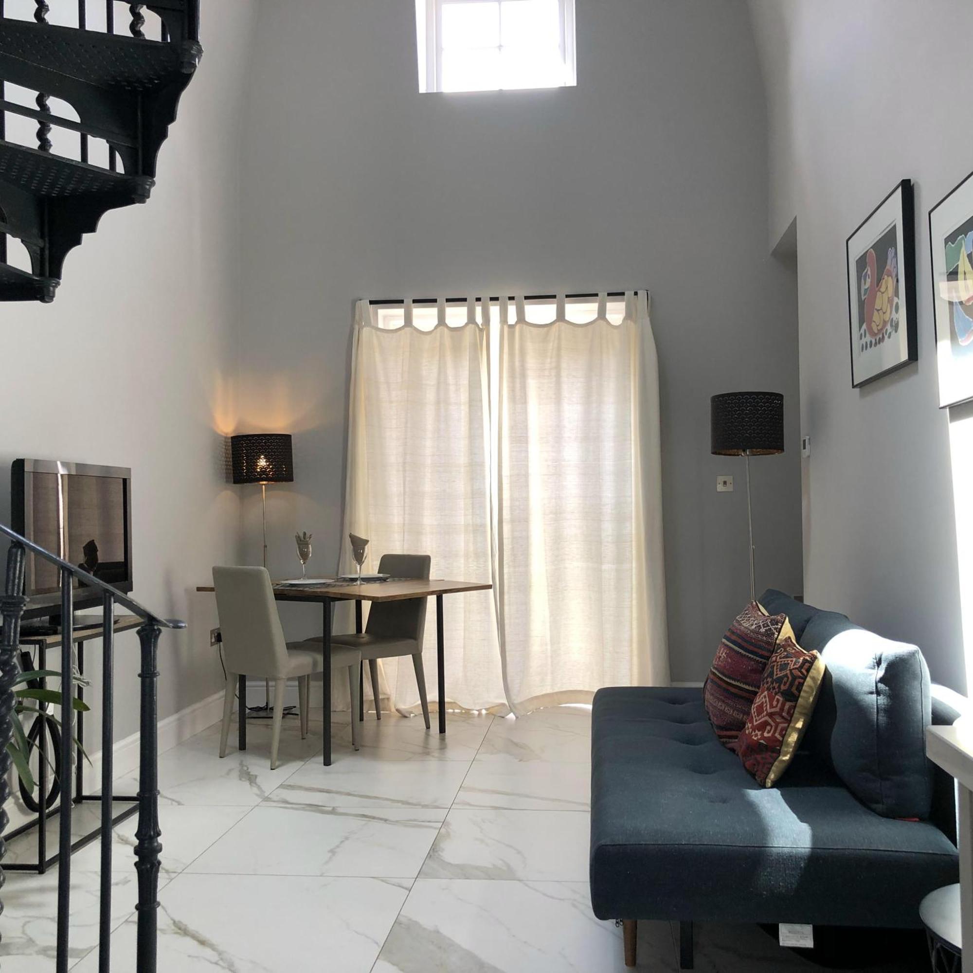 London-apartment-sleeps2-privateentrance * Londres
