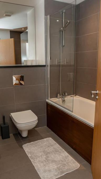 Stylish 4 Mins From Station Appartement