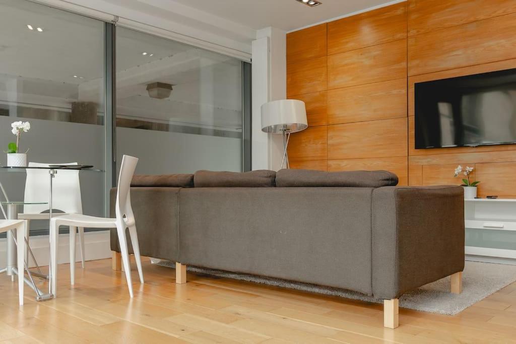 Stylish 4 Mins From Station Appartement