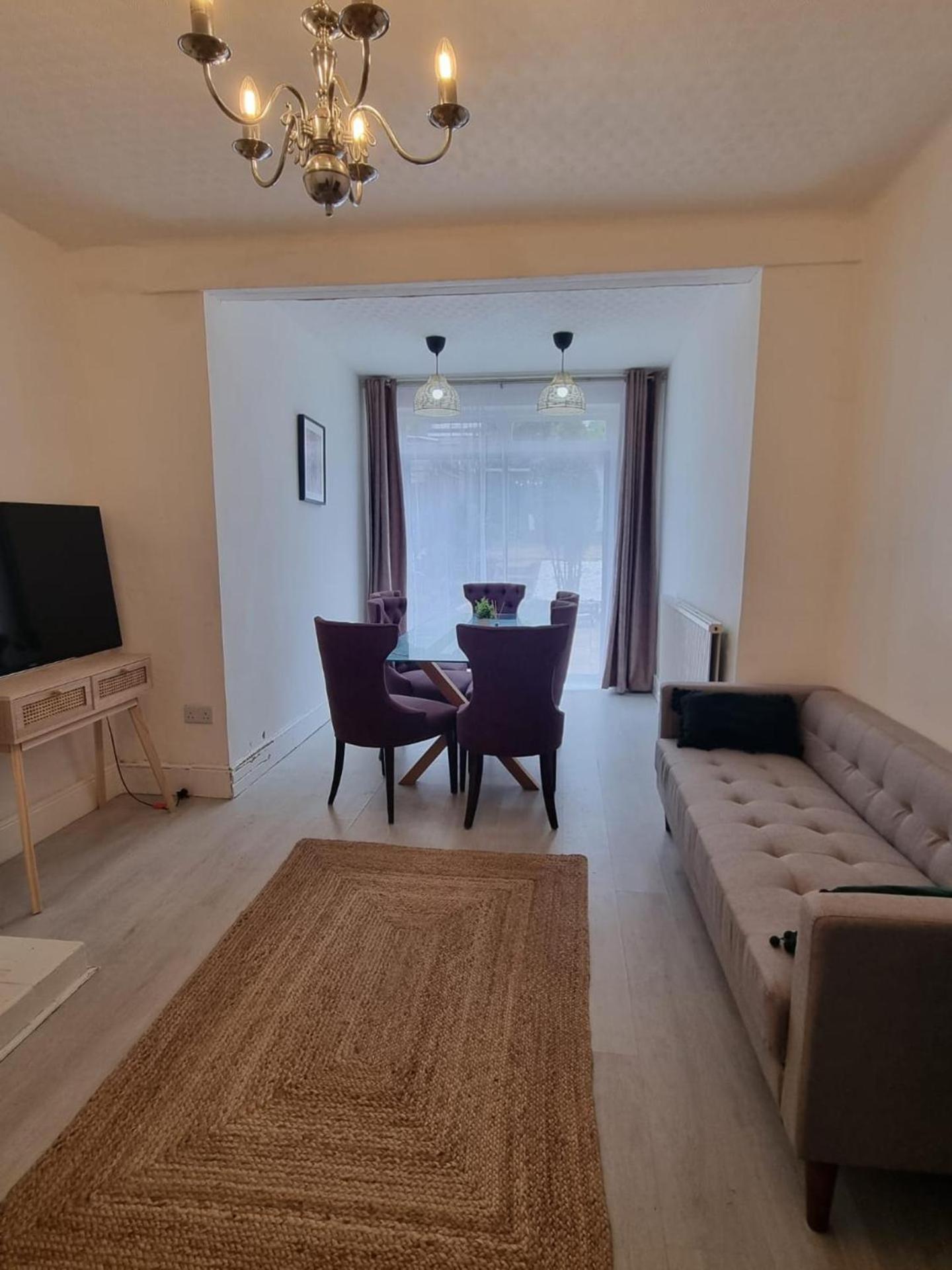 Сasa de vacaciones Large 4 Bed Terraced House Londres