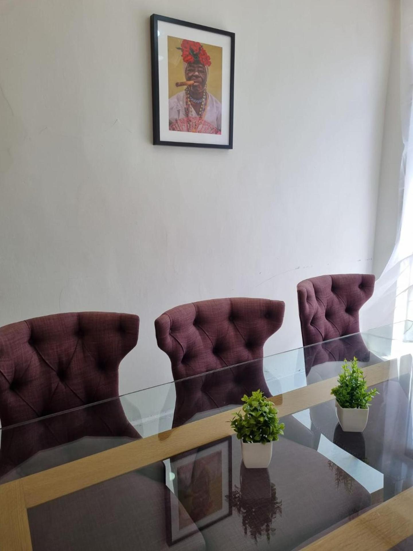 Large 4 Bed Terraced House Londres