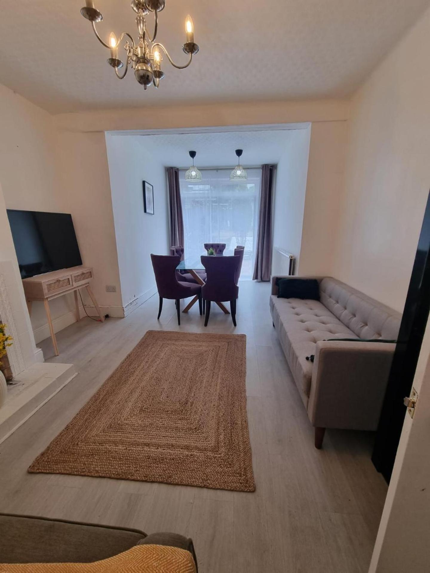 Large 4 Bed Terraced House Сasa de vacaciones