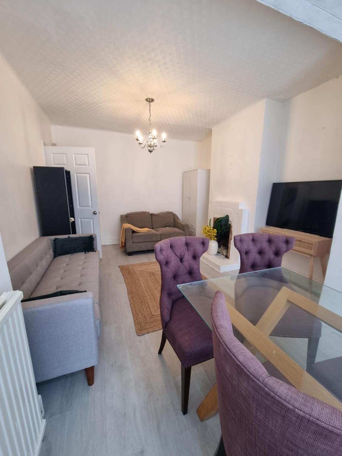 Сasa de vacaciones Large 4 Bed Terraced House