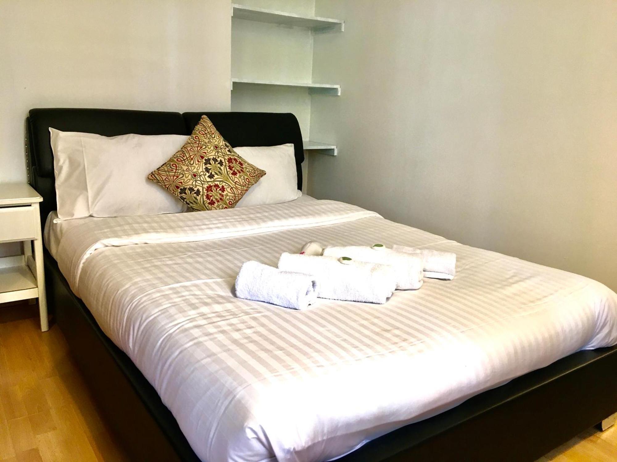 Casa de hóspedes Comfy Private Bedrooms In Heart Of