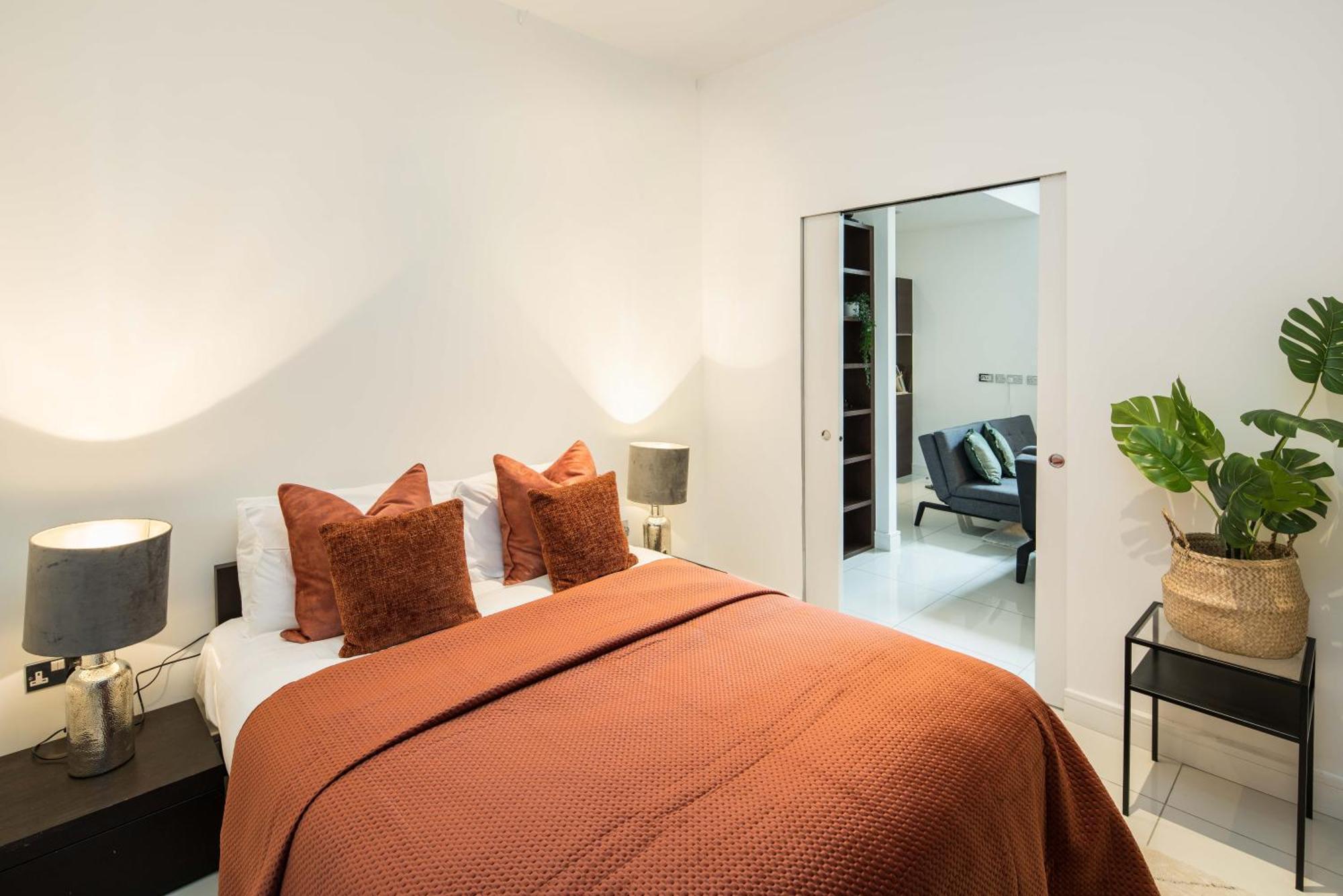 Al Central-soho-chinatown-coventgarden-cozy-onebed *