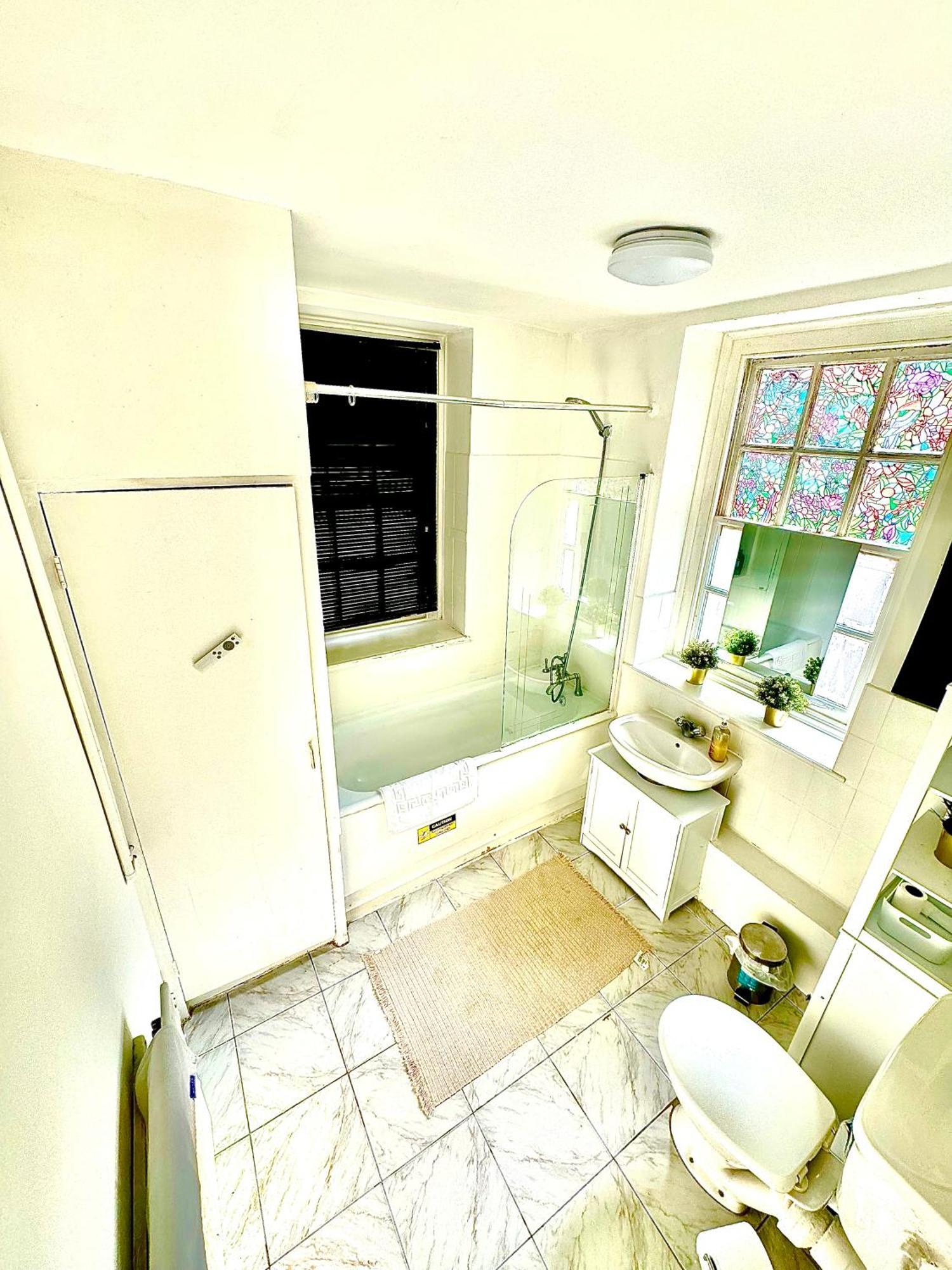 Casa de hóspedes Comfy Private Bedrooms In Heart Of Londres