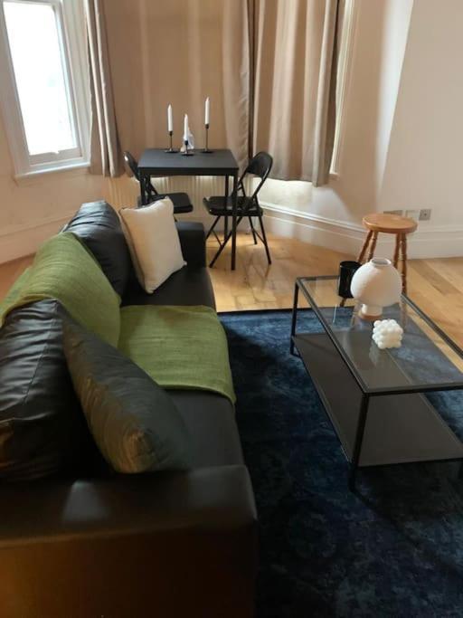 Lovely 3 Bed Flat In Maida Vale *