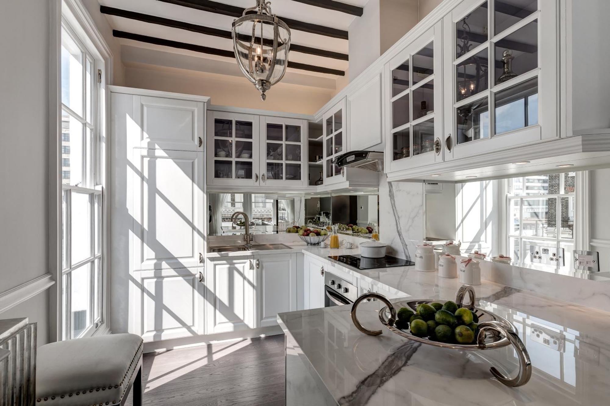 Beautiful & Luxurious 3 Bed Home, With Amazing Terrace Appartement