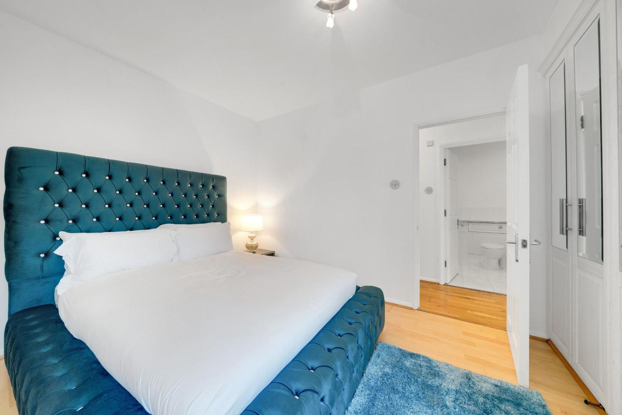 Spacious Two Bedroom Private In Tower Bridge Bridge *