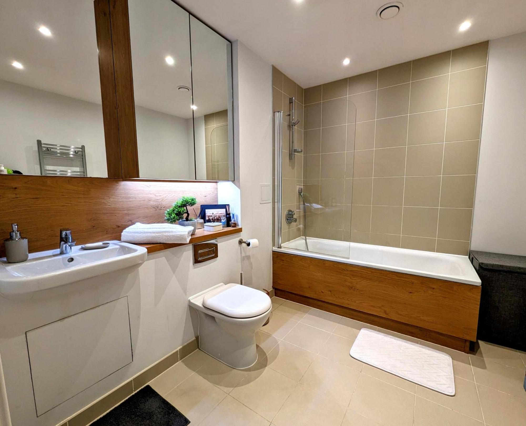 Modern Near Greenwich - Rooftop View Appartement