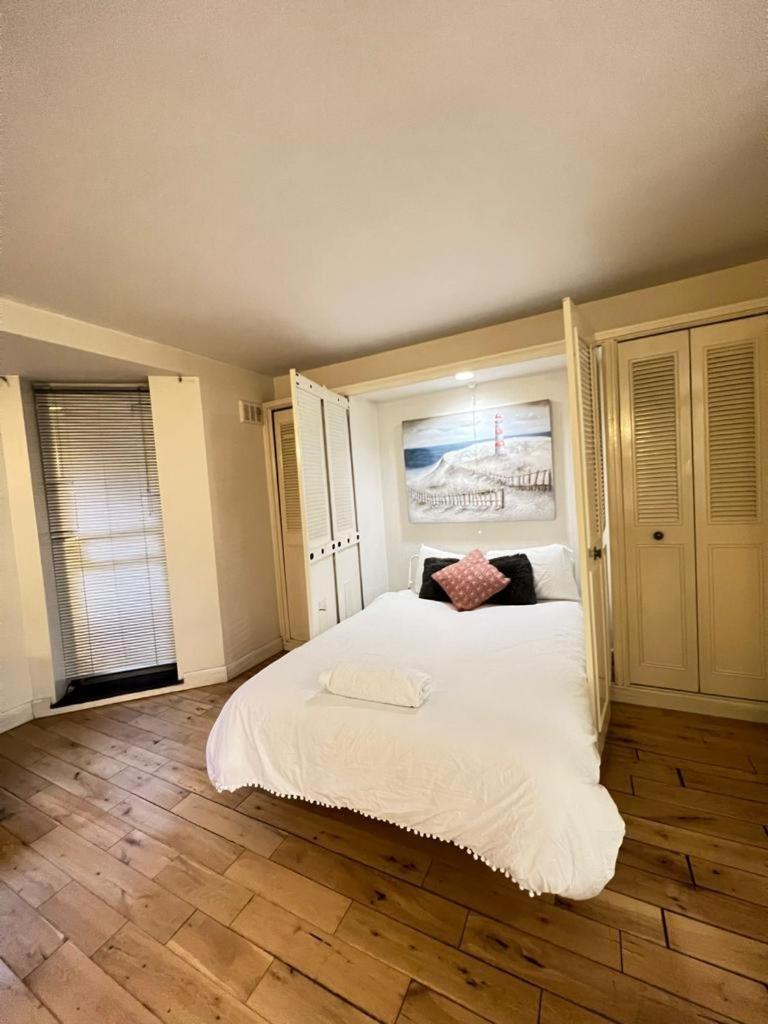 Chelsea Studio - Sleeps 4 - Near Cromwell Hospital Apartment