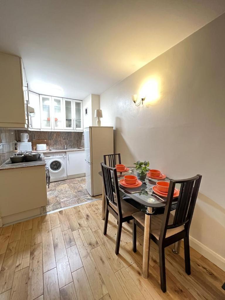 Apartment Chelsea Studio - Sleeps 4 - Near Cromwell Hospital