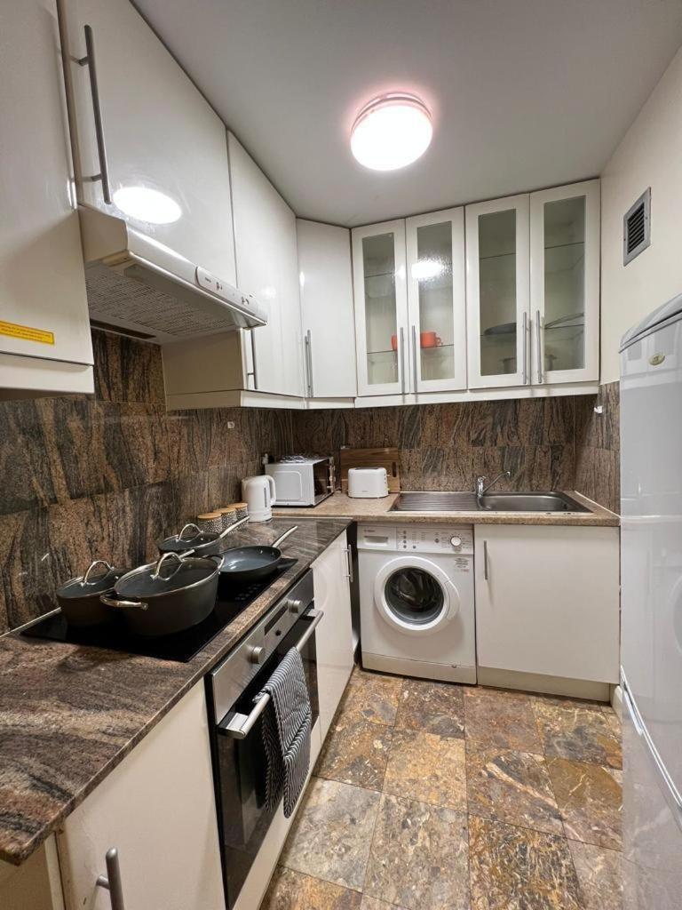 Chelsea Studio - Sleeps 4 - Near Cromwell Hospital * London