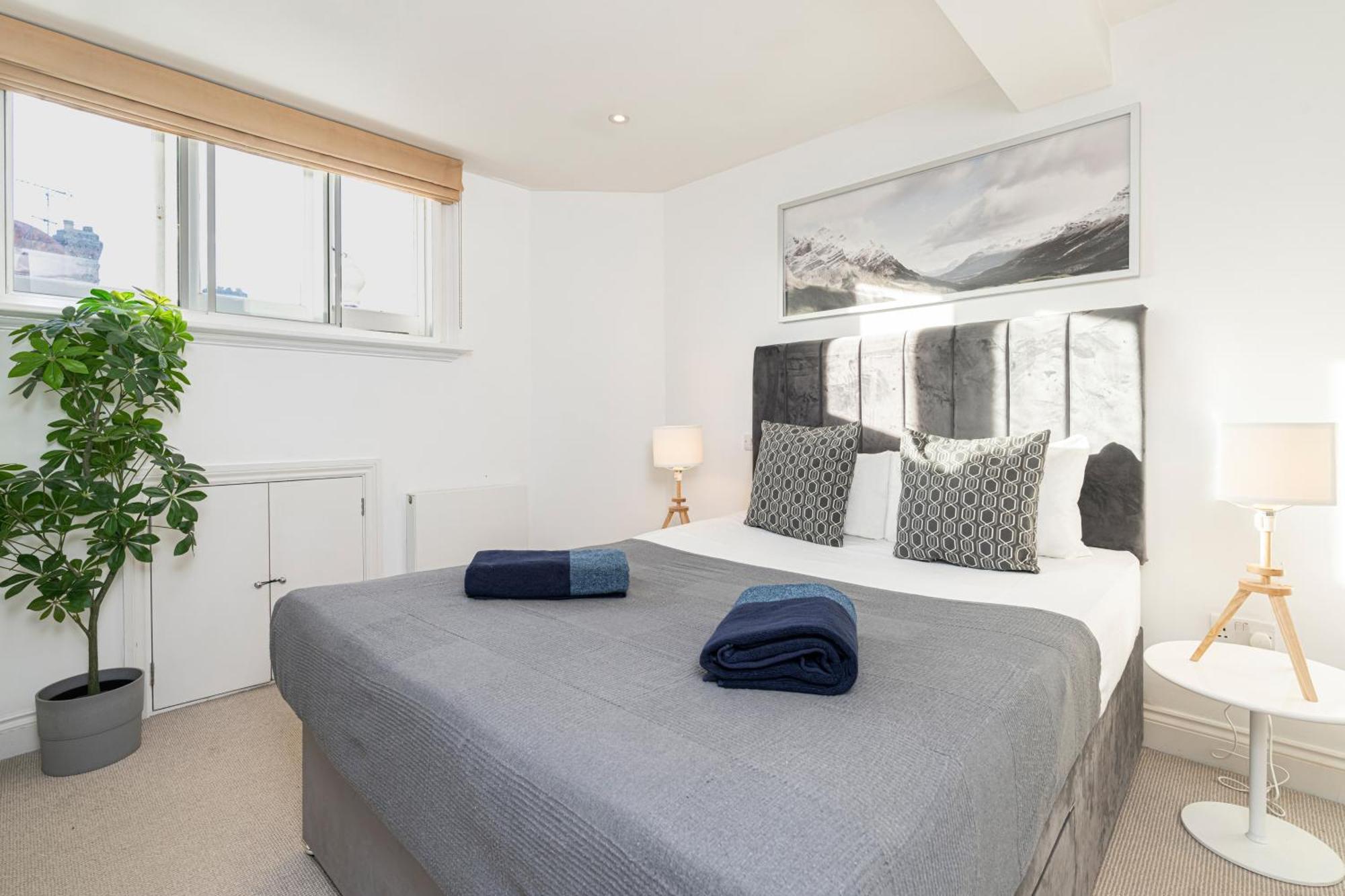 Apartment Shopping Stop Mayfair Selfridges London
