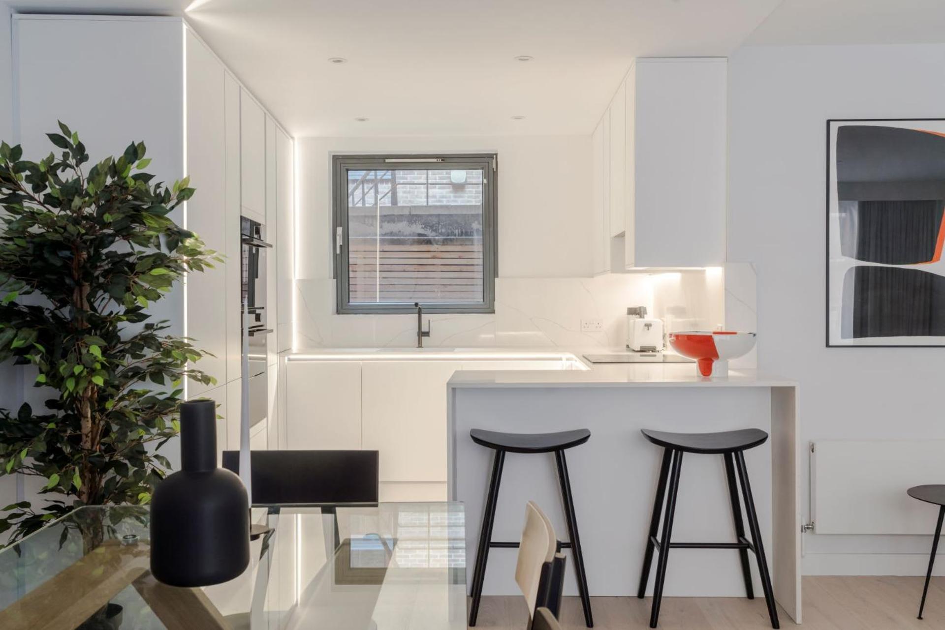 Blue Jeans White Shirt - Fitzrovia - By Frankie Says Apartamento Londres
