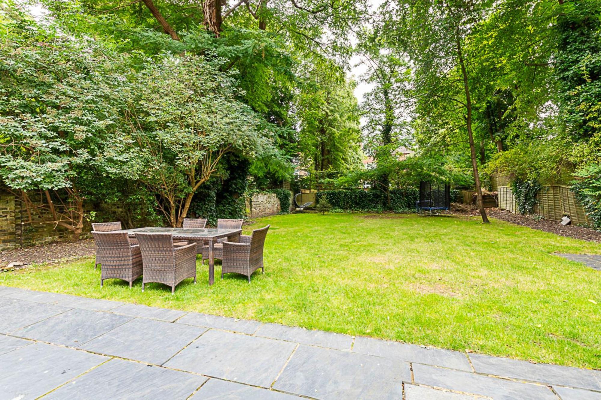 Charming And Modernised Edwardian Flat Appartement