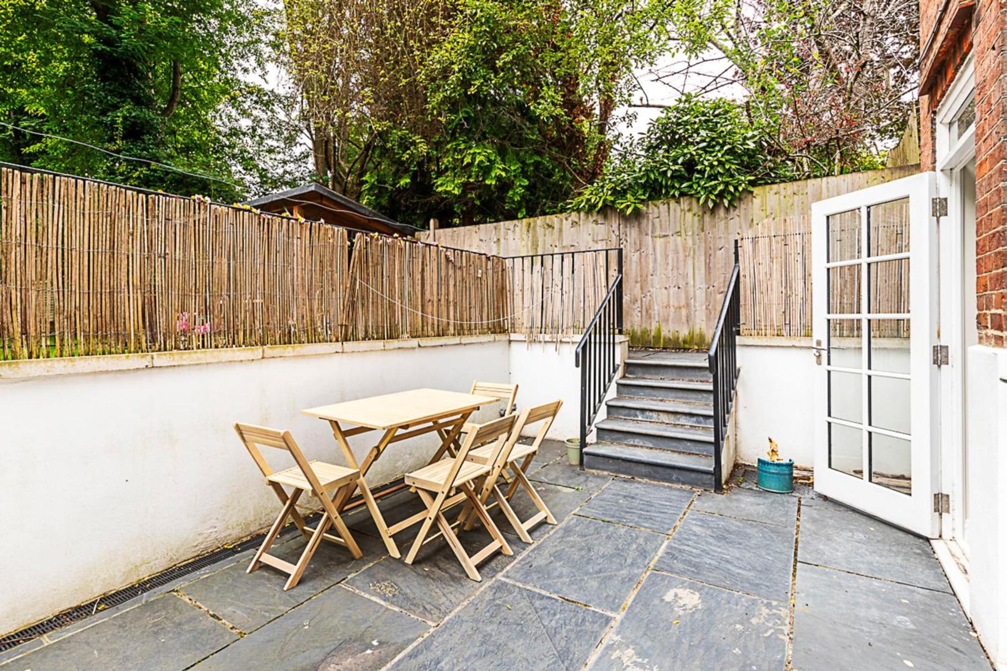 Charming And Modernised Edwardian Flat * Londres