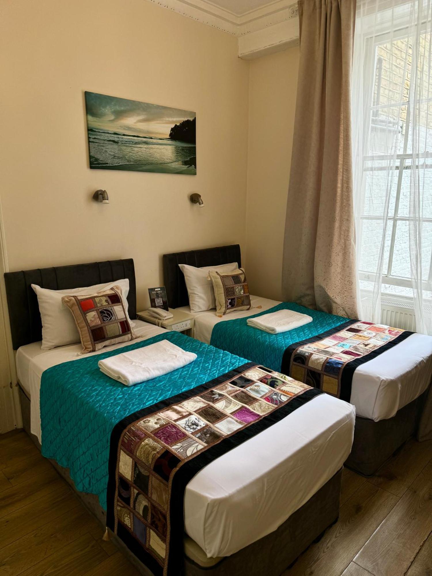 Abc Hyde Park Hotel 3*