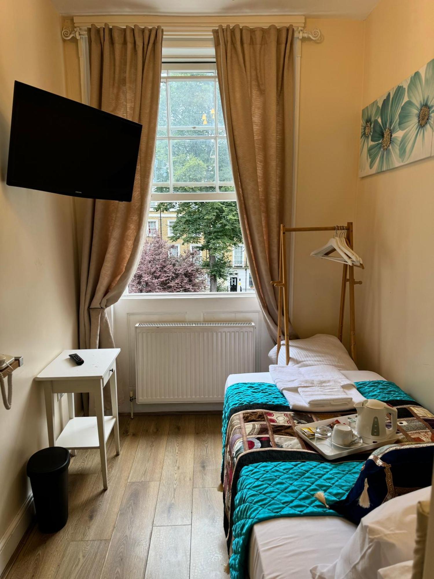 Hotel Abc Hyde Park 3*