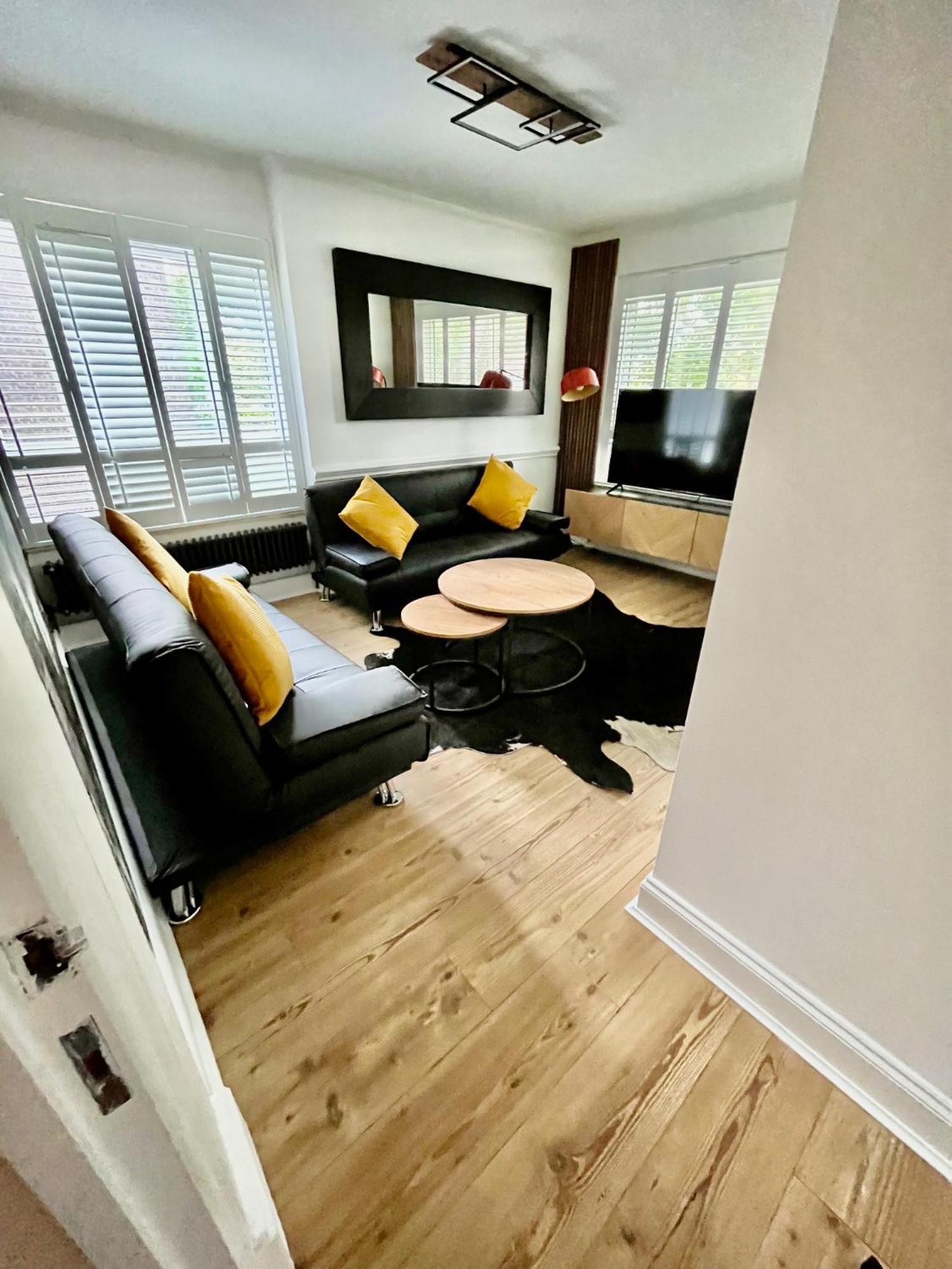 Apartamento Newly Refurbished ,chic, Attractive 3 Bedroom Flat