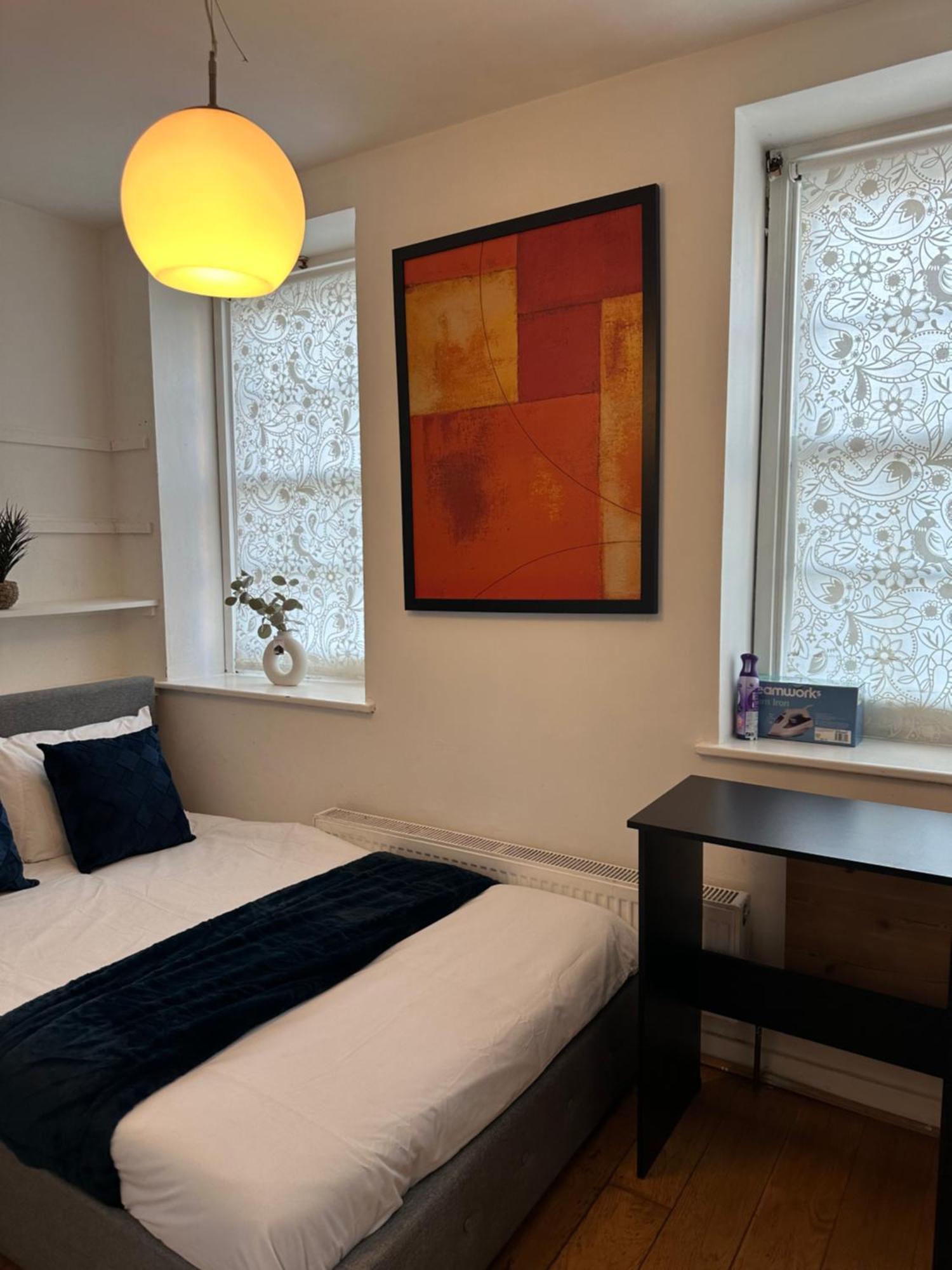 2 Bedroom Flat In Kingscross, St Pancras! 6 People