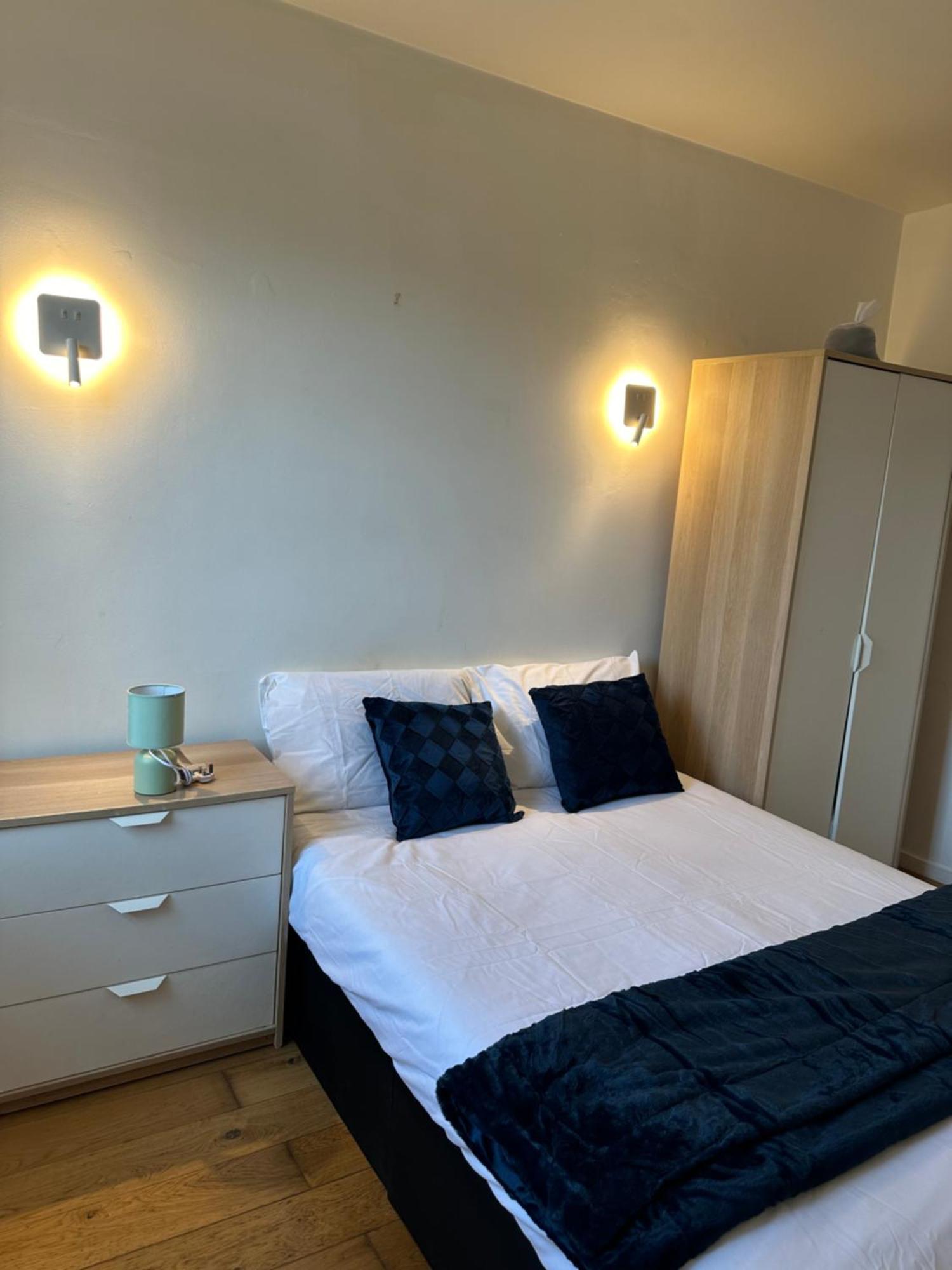 2 Bedroom Flat In Kingscross, St Pancras! 6 People *