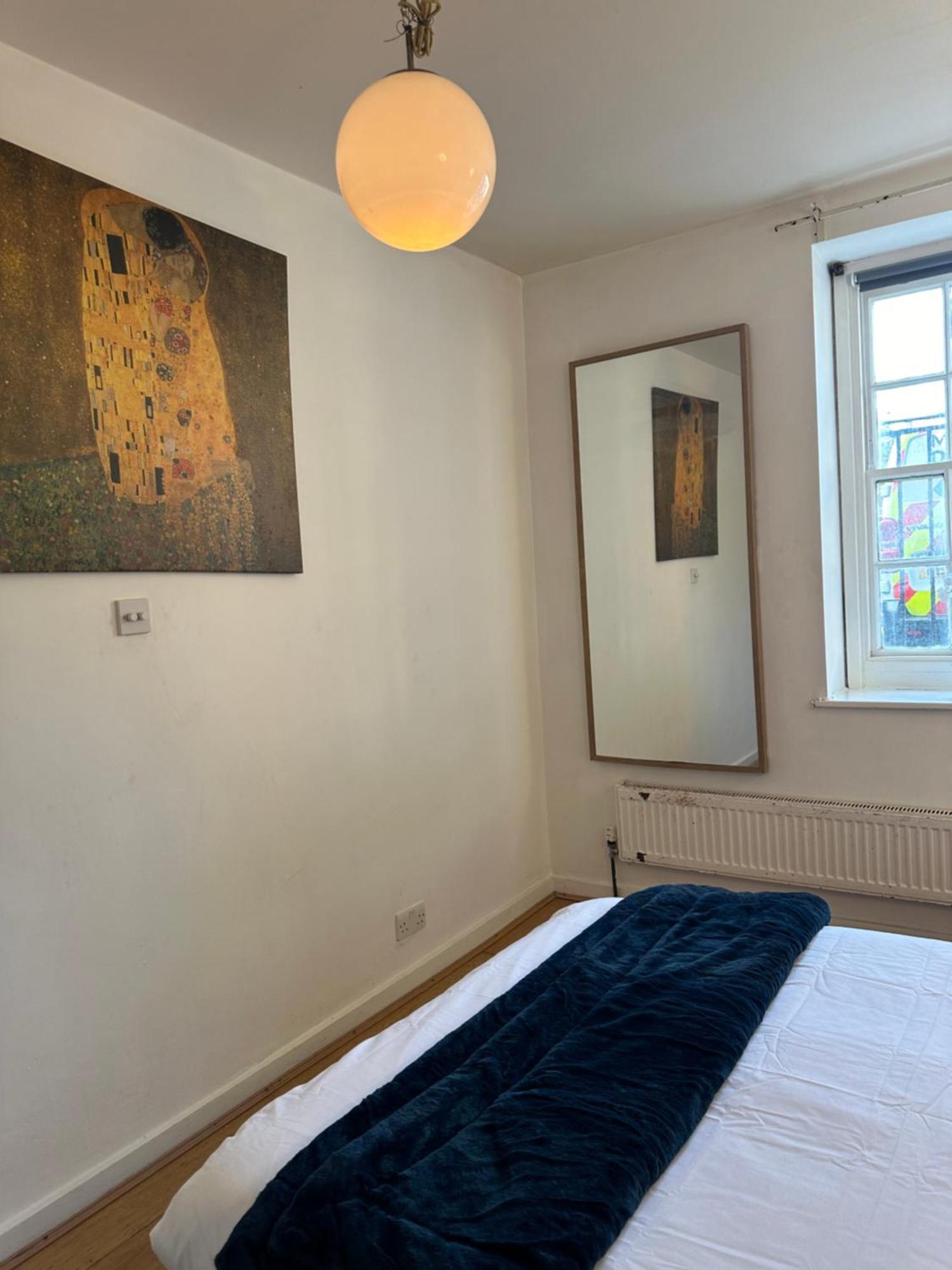 2 Bedroom Flat In Kingscross, St Pancras! 6 People Londen