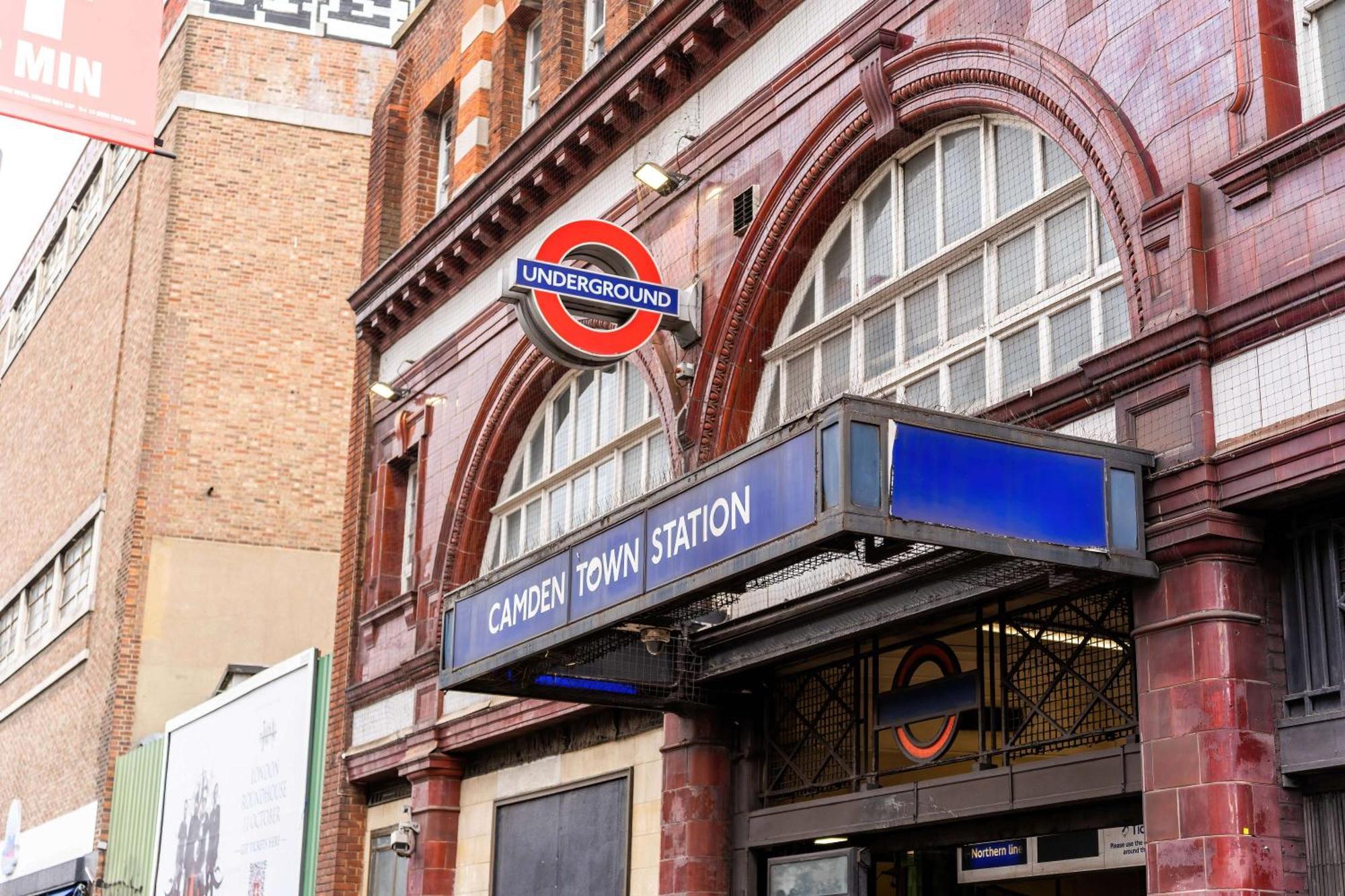 Ferienhaus Camden Coach House By Livestay Short Lets & Serviced With Terrace Retreat & Parking *