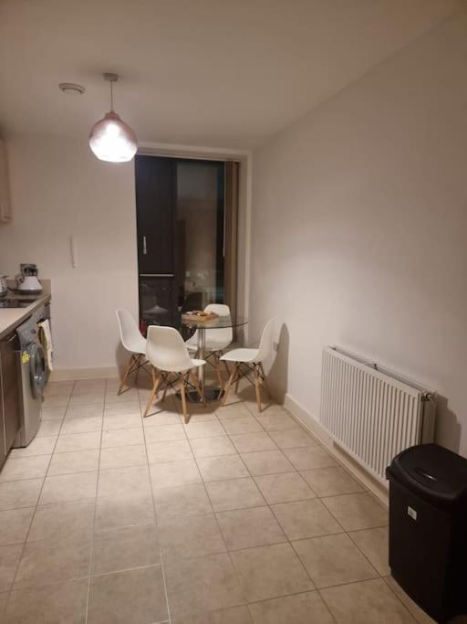 Apartamento Premium Offers L Last-minute L Remigro Short Lets L 1 Bed Flat L Royal Docks L Airport & Excel L 2 Bed St Albans L Family Friendly L Near Bus Stop L Centre L Book Today With Remigro *