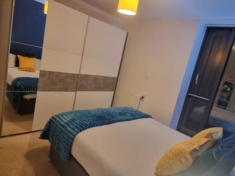 Premium Offers L Last-minute L Remigro Short Lets L 1 Bed Flat L Royal Docks L Airport & Excel L 2 Bed St Albans L Family Friendly L Near Bus Stop L Centre L Book Today With Remigro Londres