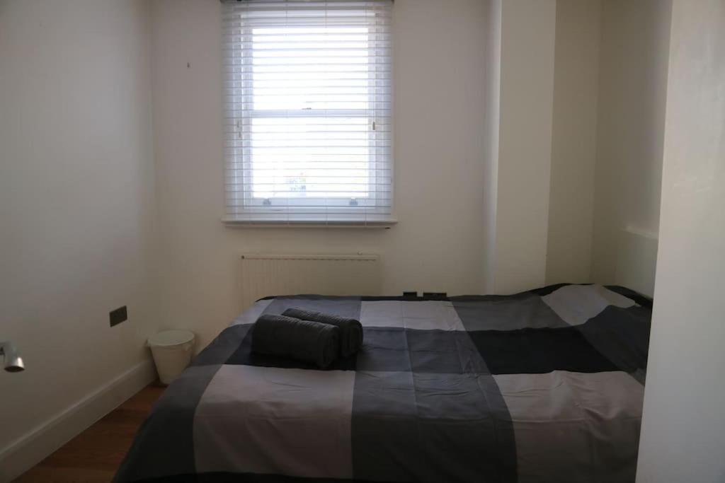2 Bedroom Modern, Simple Flat In Broadway Market Appartement *