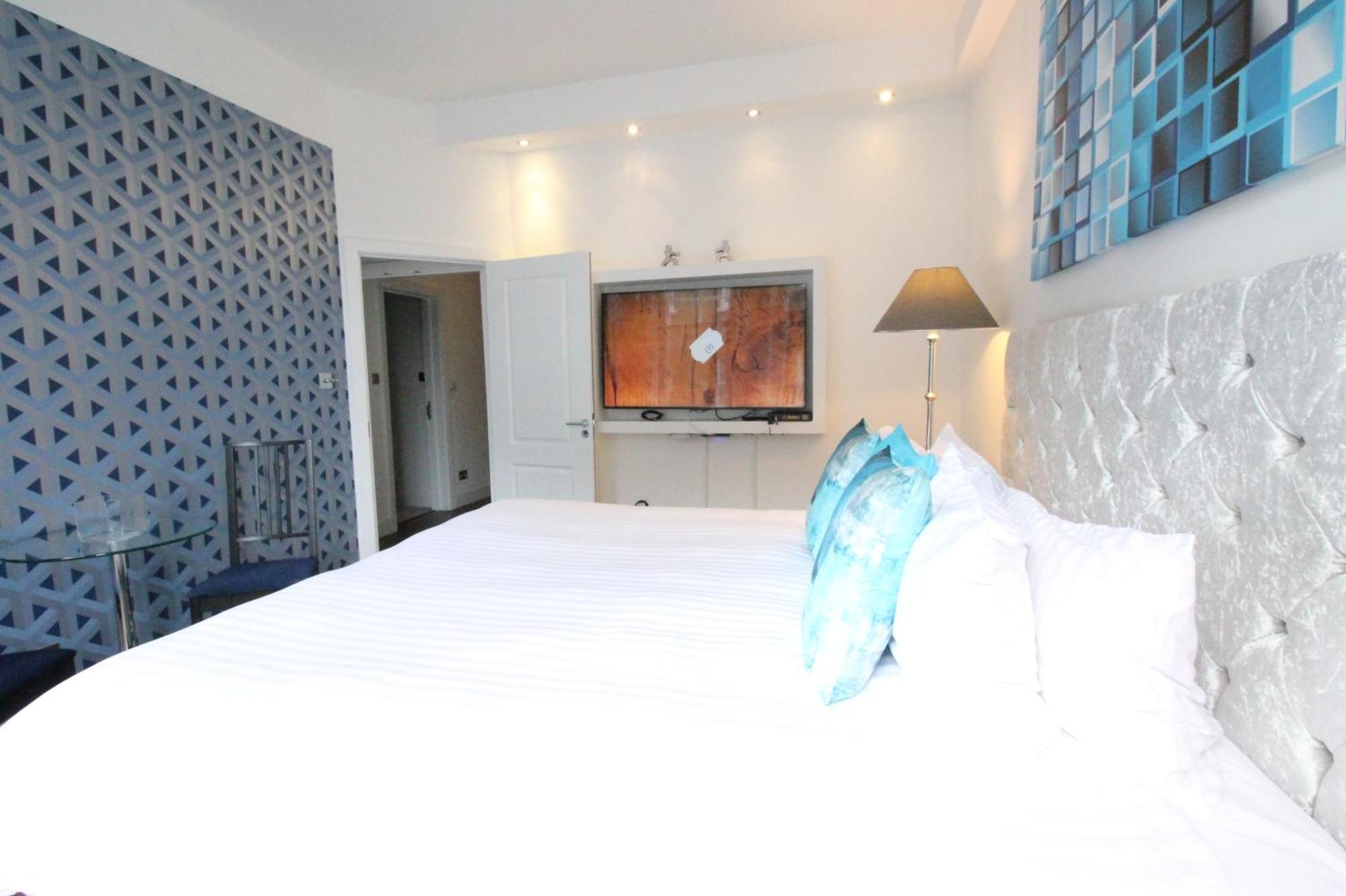 Apartment Contemporary 3 Double Bedroom 2 Bathroom Haven In The Heart Of Chelsea Exquisite With A Designer's Touch *