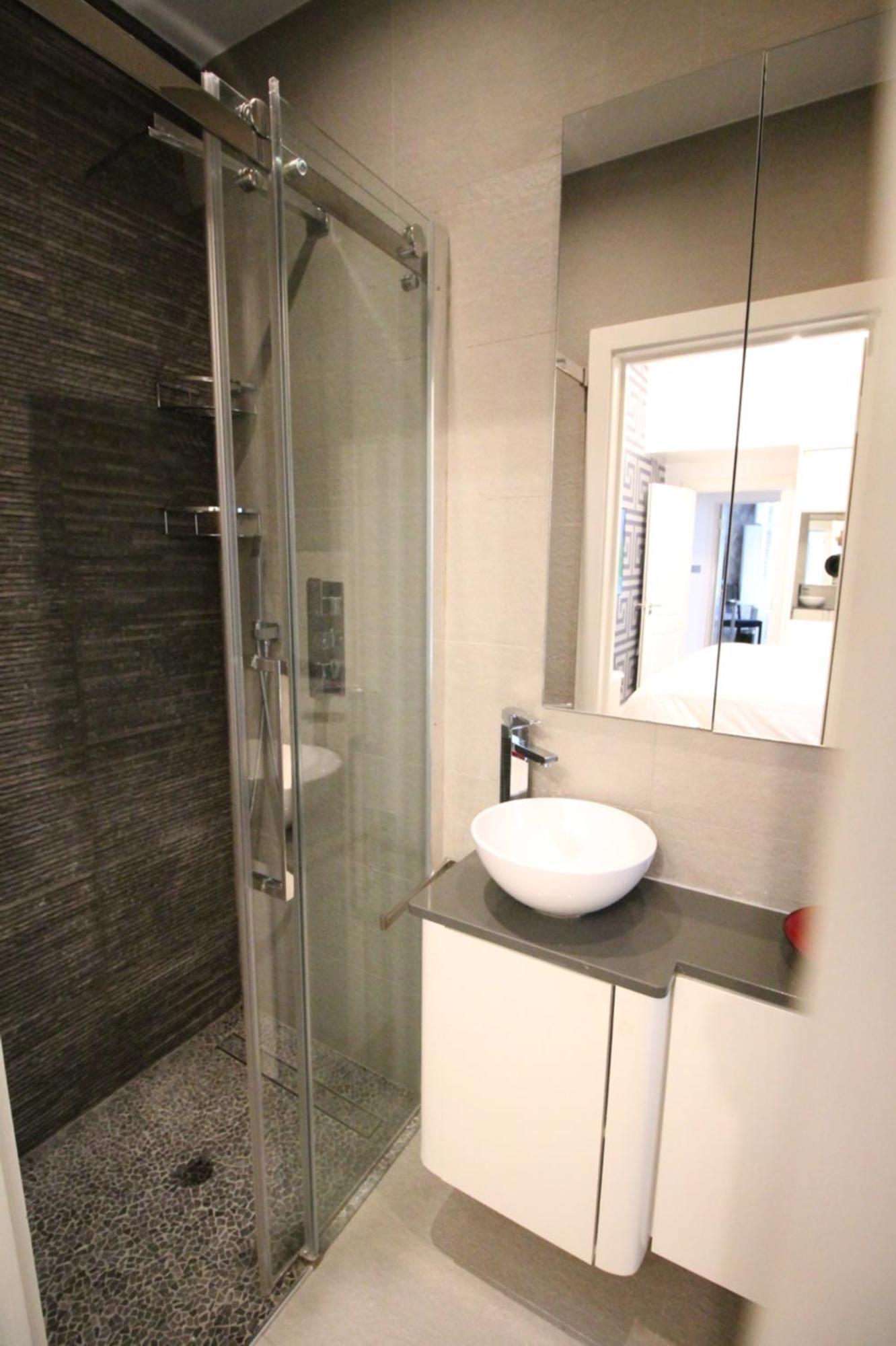 Contemporary 3 Double Bedroom 2 Bathroom Haven In The Heart Of Chelsea Exquisite With A Designer's Touch *