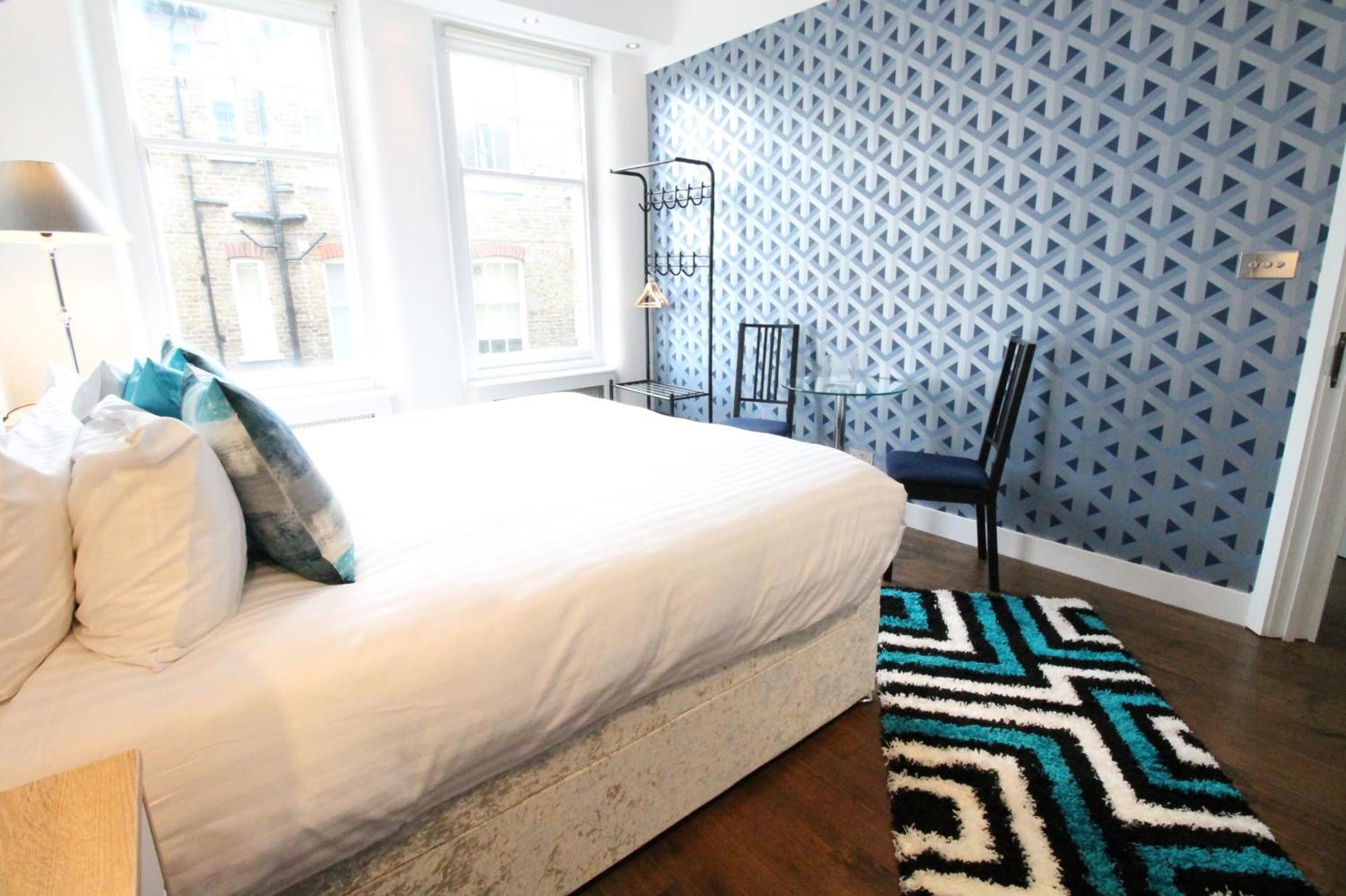 Contemporary 3 Double Bedroom 2 Bathroom Haven In The Heart Of Chelsea Exquisite With A Designer's Touch Apartment *