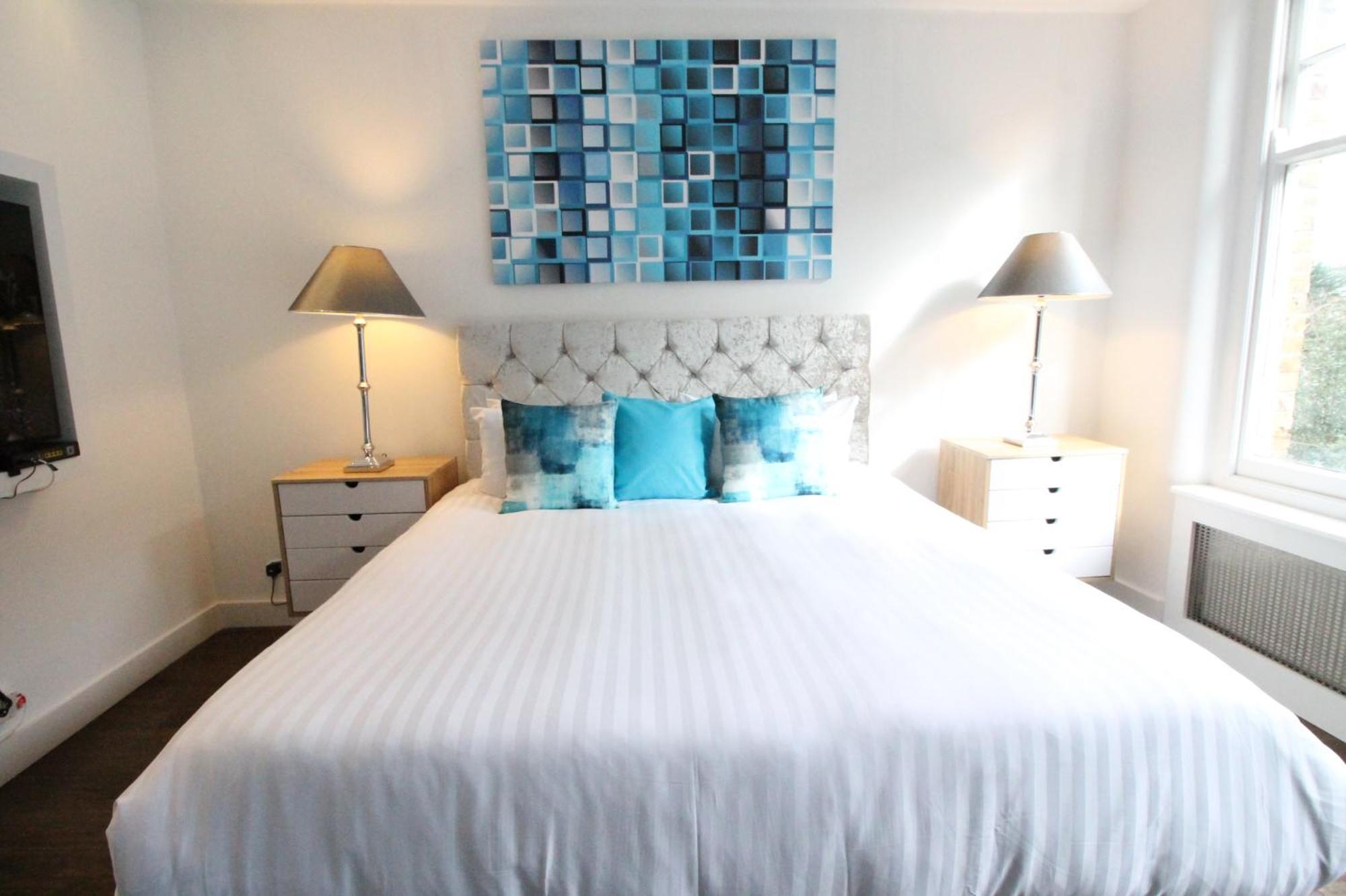 Apartment Contemporary 3 Double Bedroom 2 Bathroom Haven In The Heart Of Chelsea Exquisite With A Designer's Touch