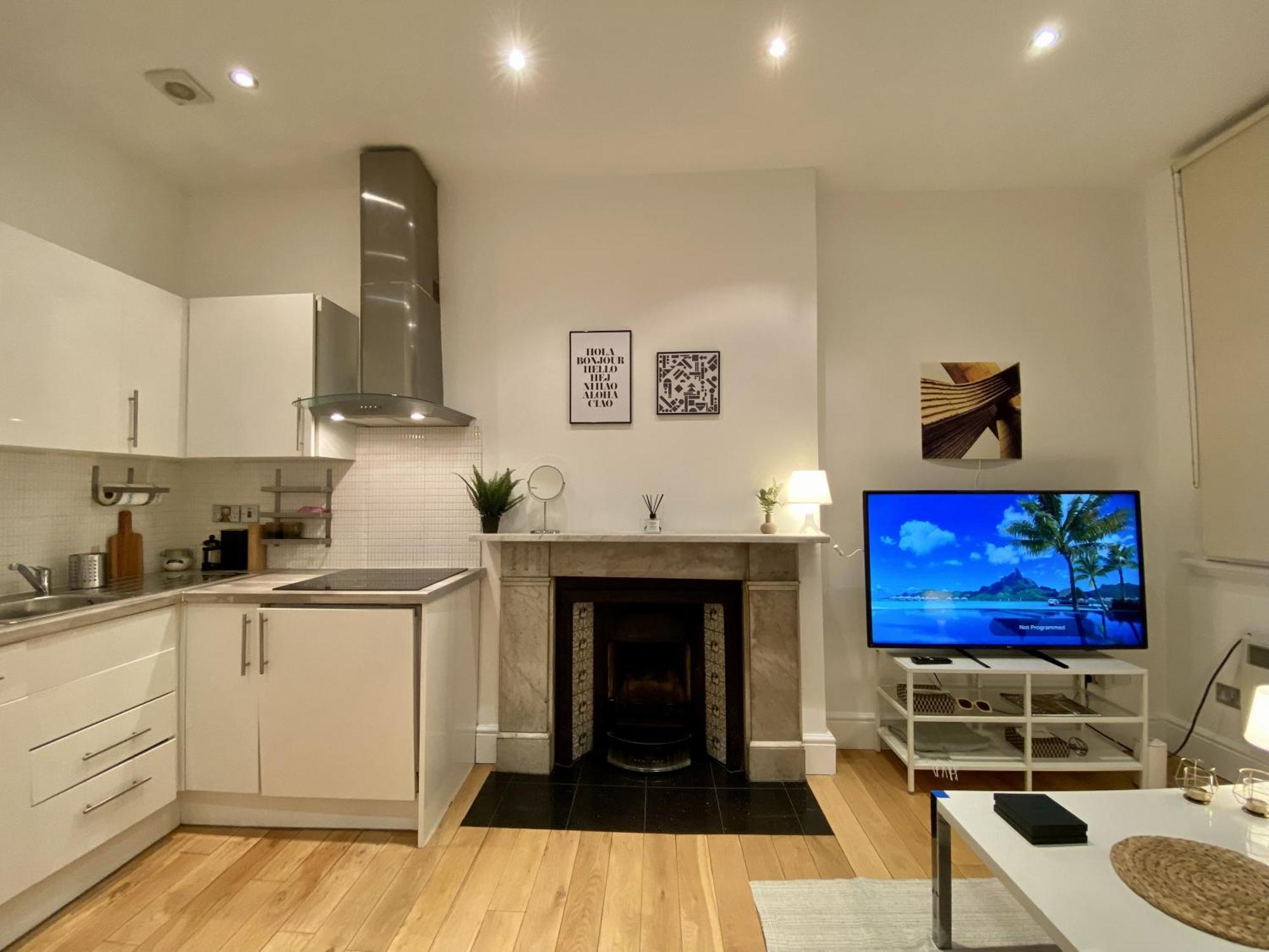 Entire Flat, Central London, Bank Payment To The Host Within 24h From The Reservation * Londres