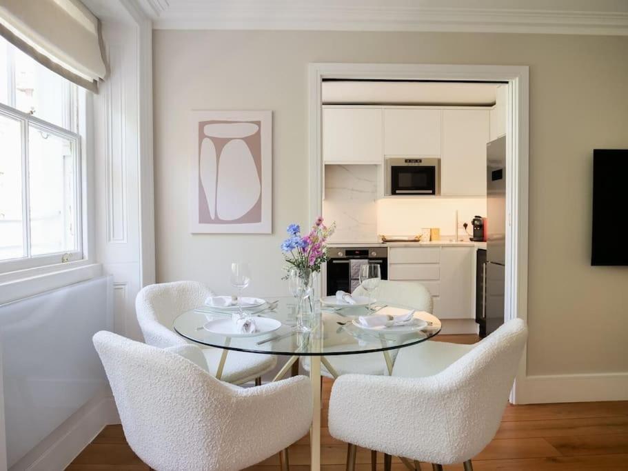 Luxurious In A Prestigious Location Appartement *