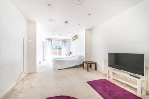 Modern Spacious 4-bed House