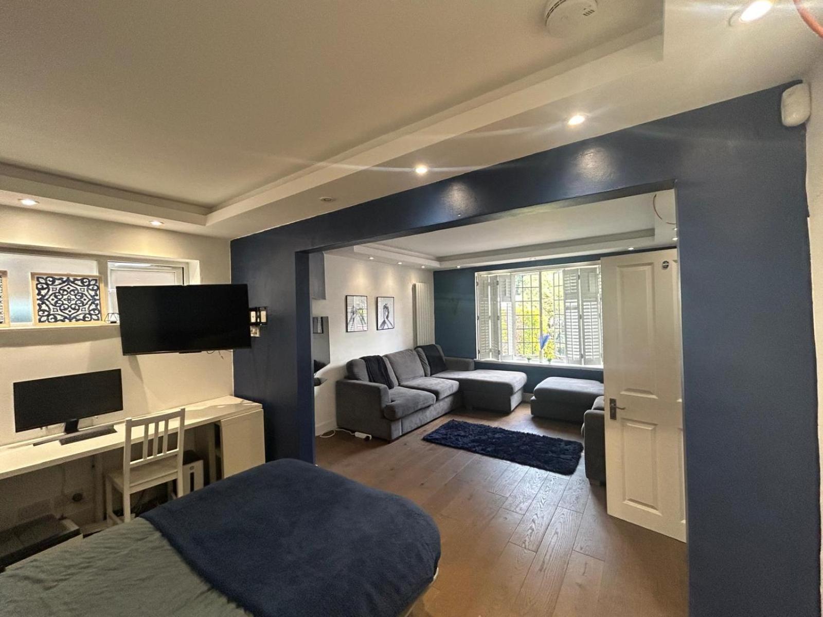 Wandworth, South Deluxe King 2 Homestay