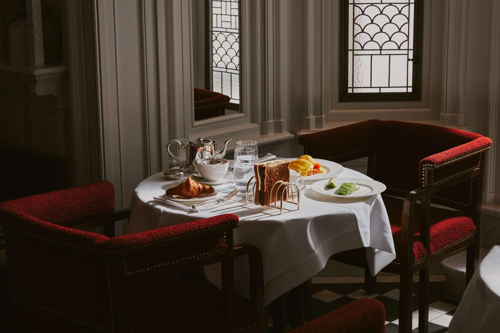 At Sloane Hotel 5*