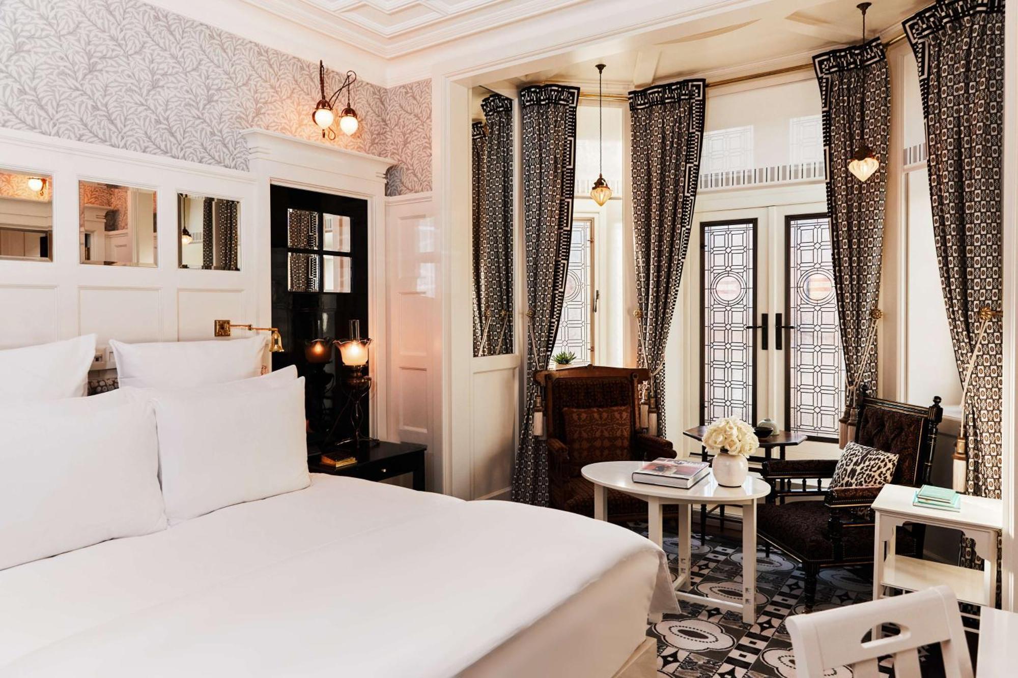 At Sloane Hotel 5*