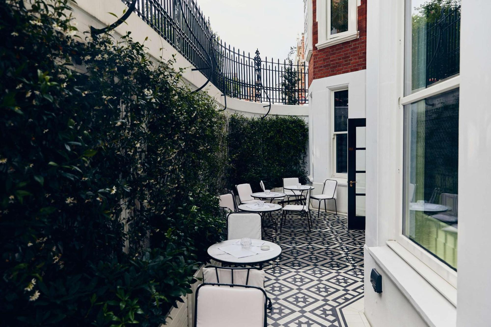 Hotel At Sloane
